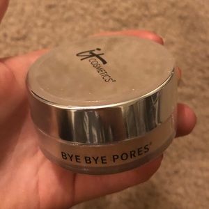 IT Cosmetics Bye Bye Pores Powder